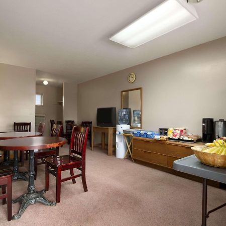 Knights Inn Lindsay Ngoại thất bức ảnh
